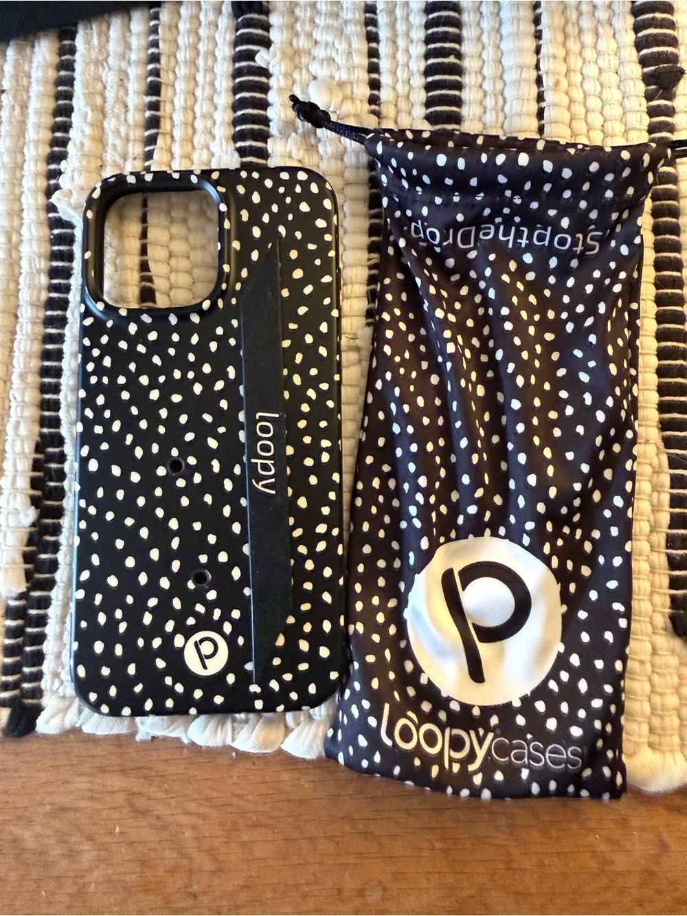 Loopy Cases - Picture 1 of 3